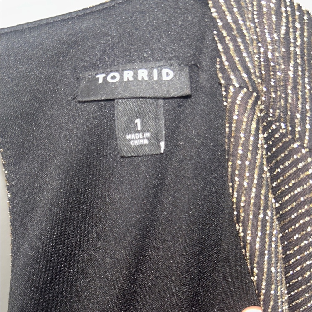 Women's 14/16 Torrid Black and Gold Shimmer Surplice Jumpsuit (Torrid 1), EUC - Picture 5 of 7